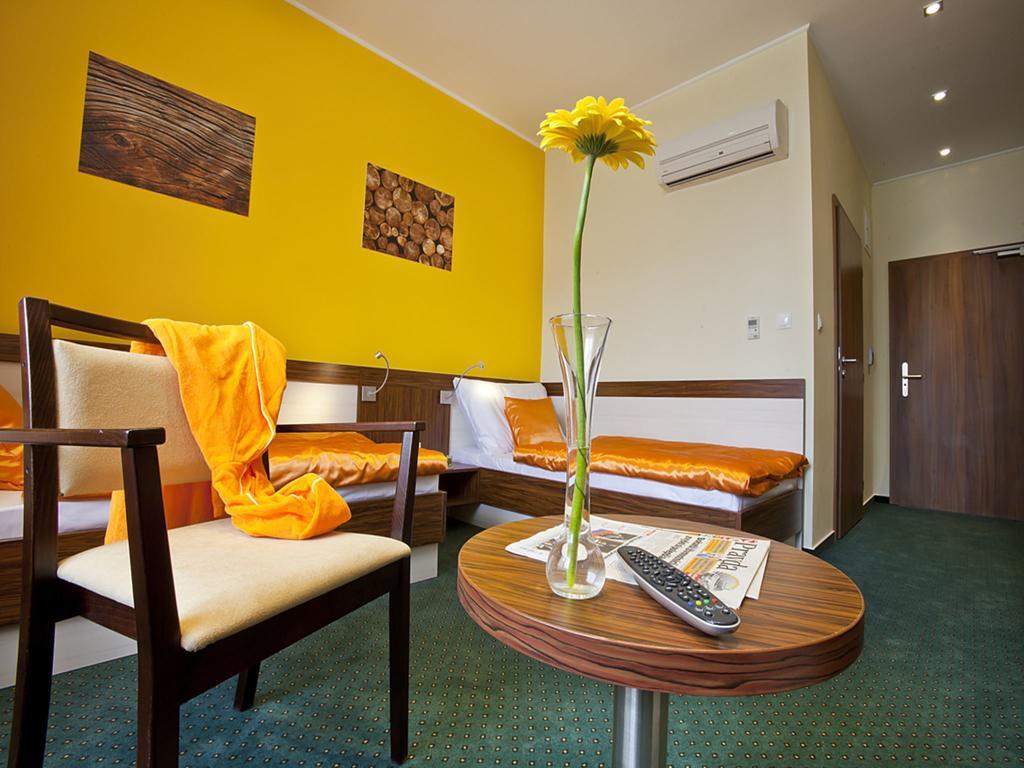 Hotel Viktor Братислава Номер фото
