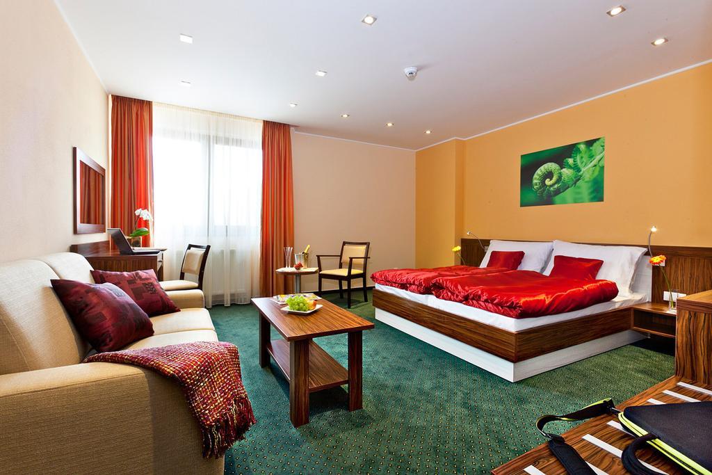 Hotel Viktor Братислава Экстерьер фото