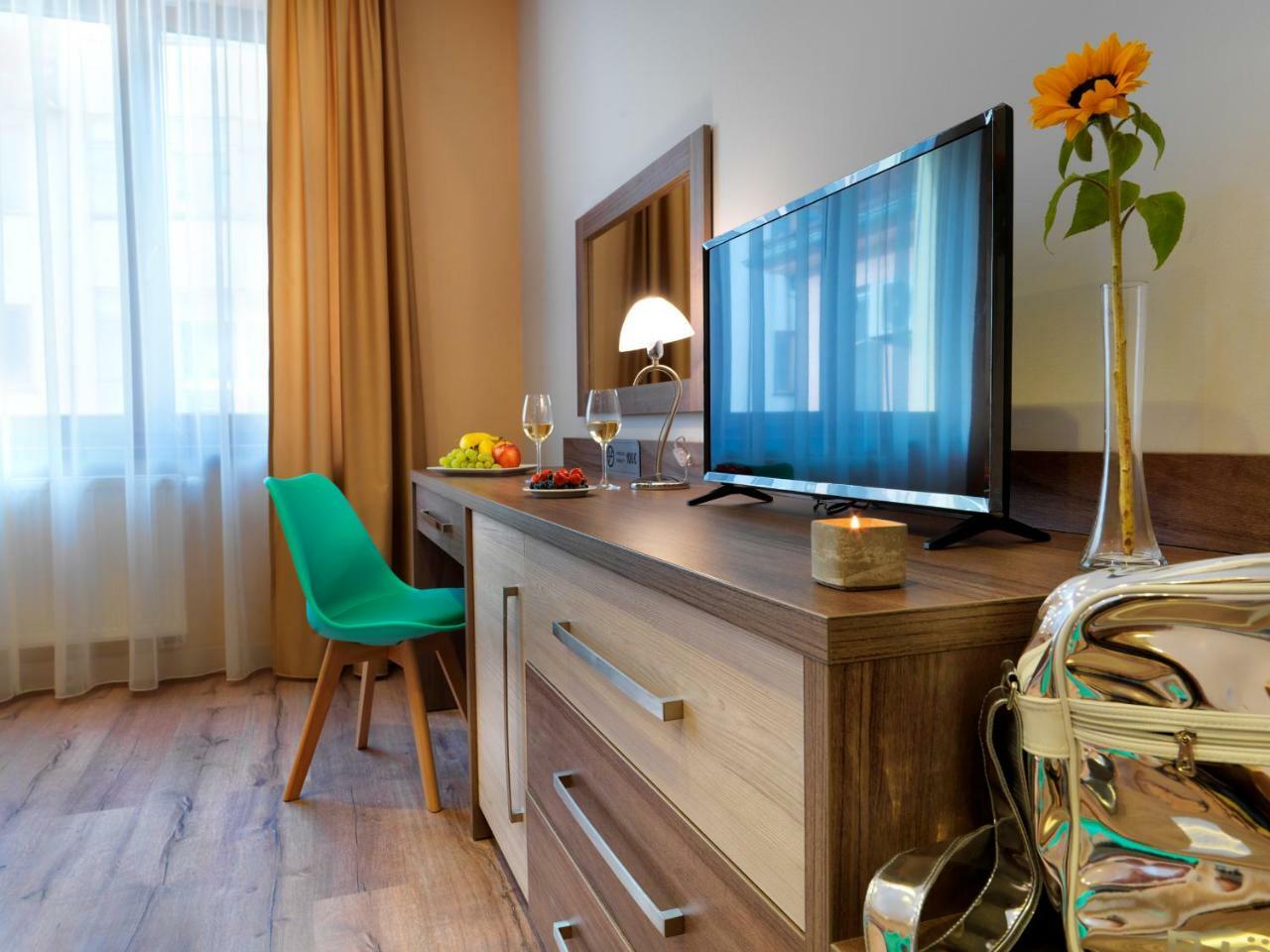 Hotel Viktor Братислава Экстерьер фото