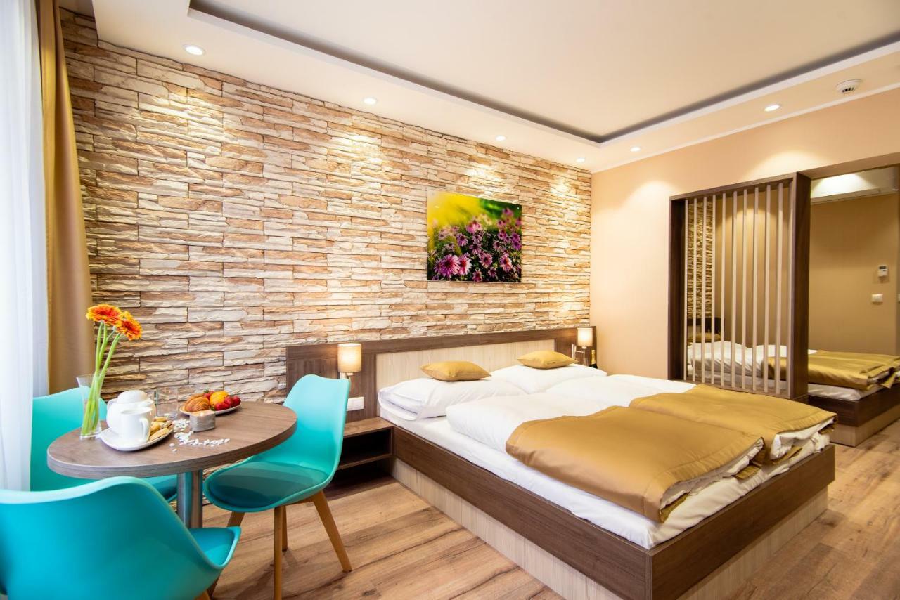 Hotel Viktor Братислава Экстерьер фото