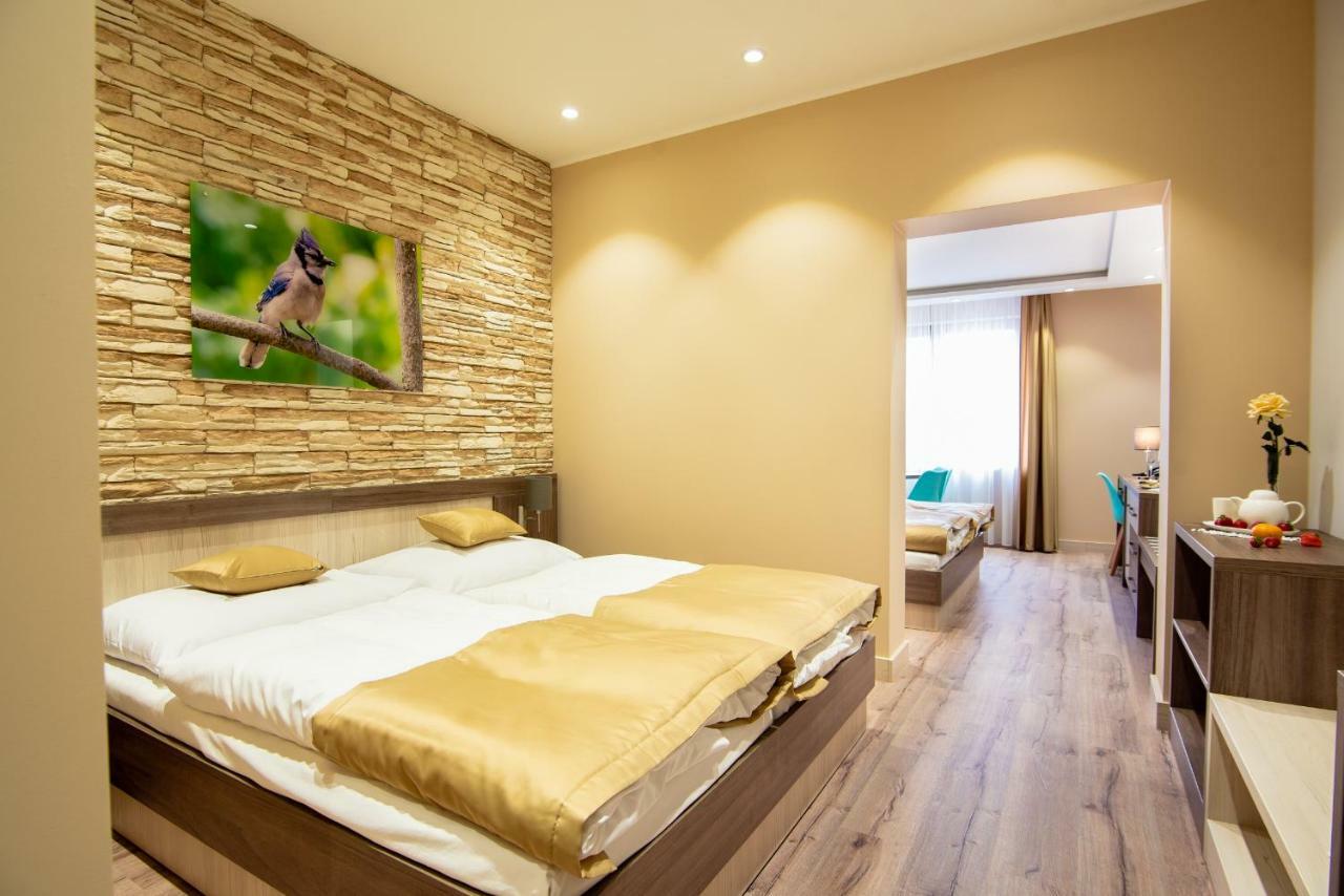 Hotel Viktor Братислава Экстерьер фото