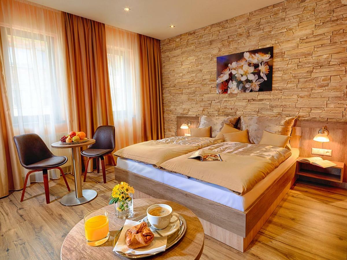 Hotel Viktor Братислава Экстерьер фото