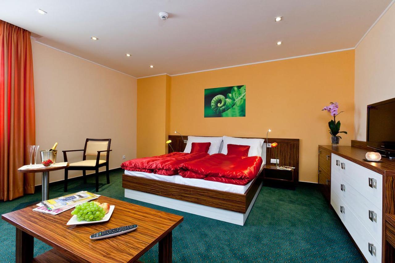Hotel Viktor Братислава Экстерьер фото